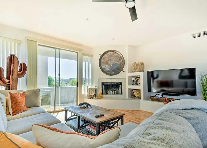 Pool Access: Mountain-view In Holiday home Fountain Hills